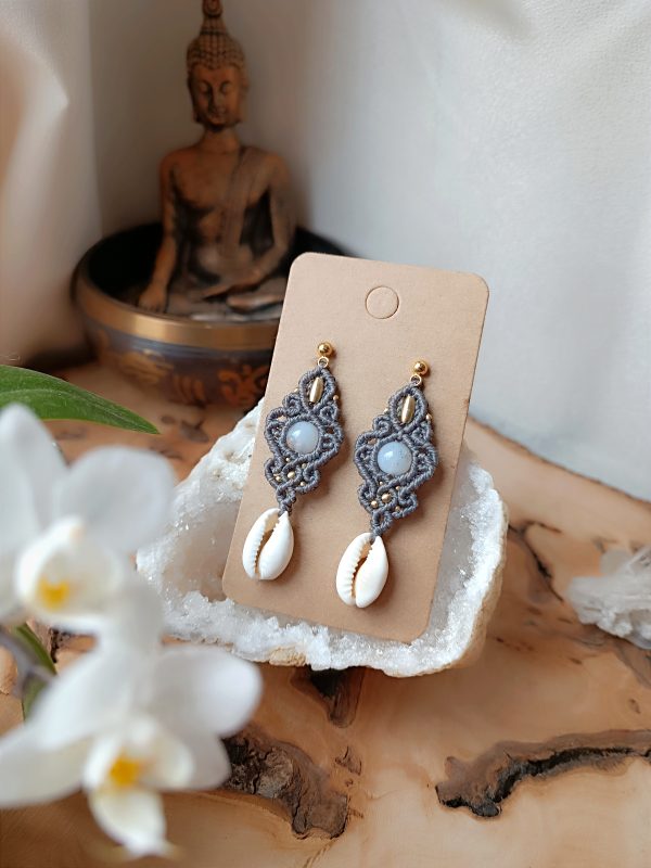 Boucles macramé perles d'agate et cauris