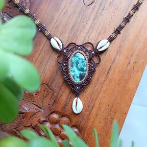 Collier azurite et cauris
