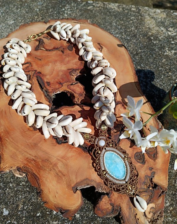 Collier smithsonite et cauris