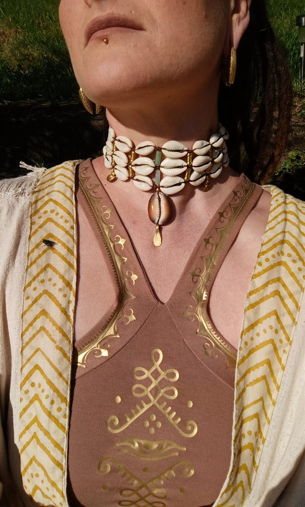 Collier ras de coup cauris – Image 2