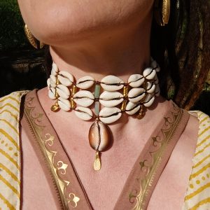 Collier ras de coup cauris