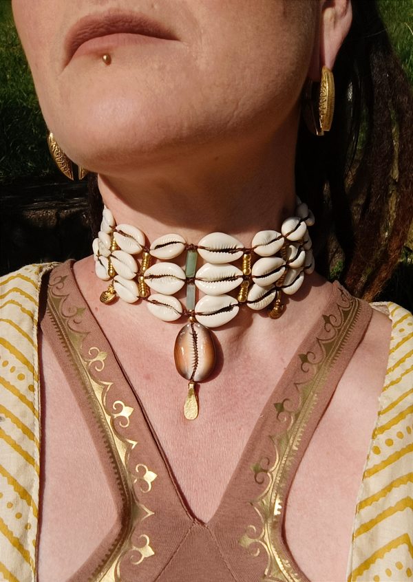 Collier ras de coup cauris