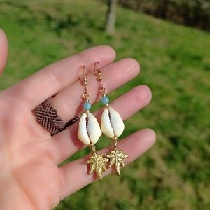 Boucles d'oreilles cauris feuille de chanvre