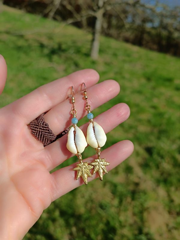 Boucles d'oreilles cauris feuille de chanvre